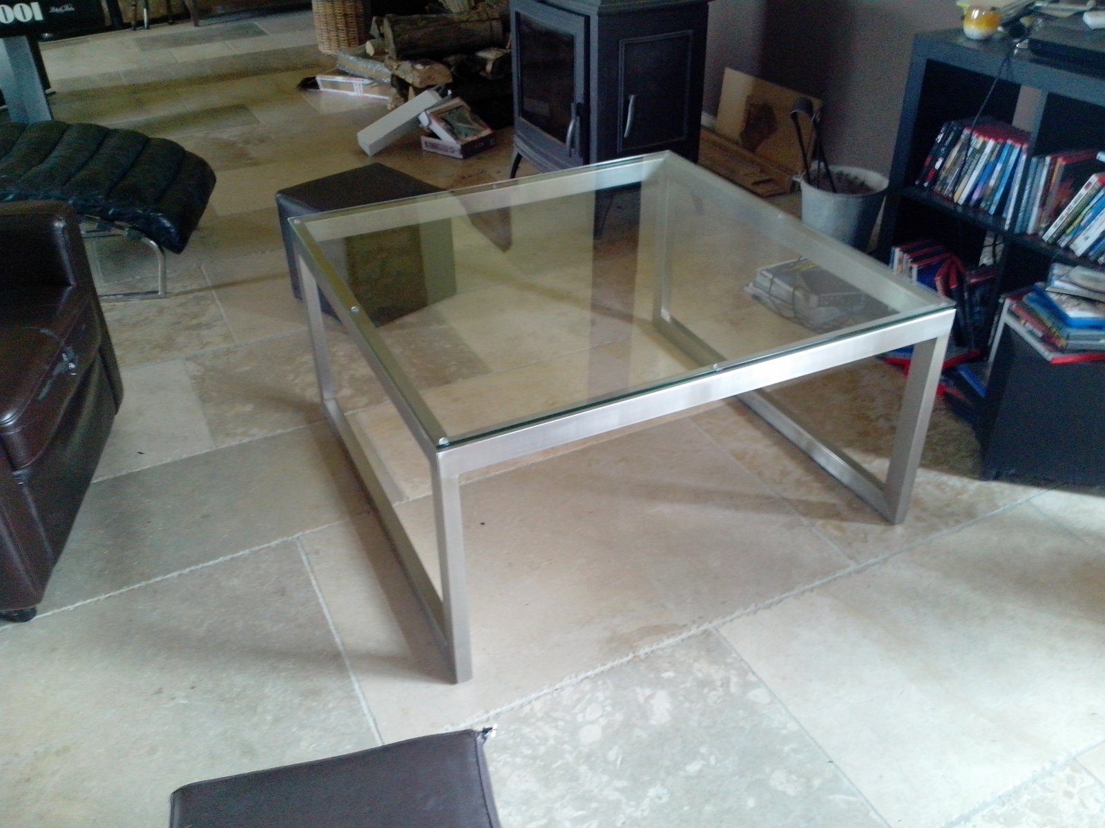 Table basse inox brossé et verre