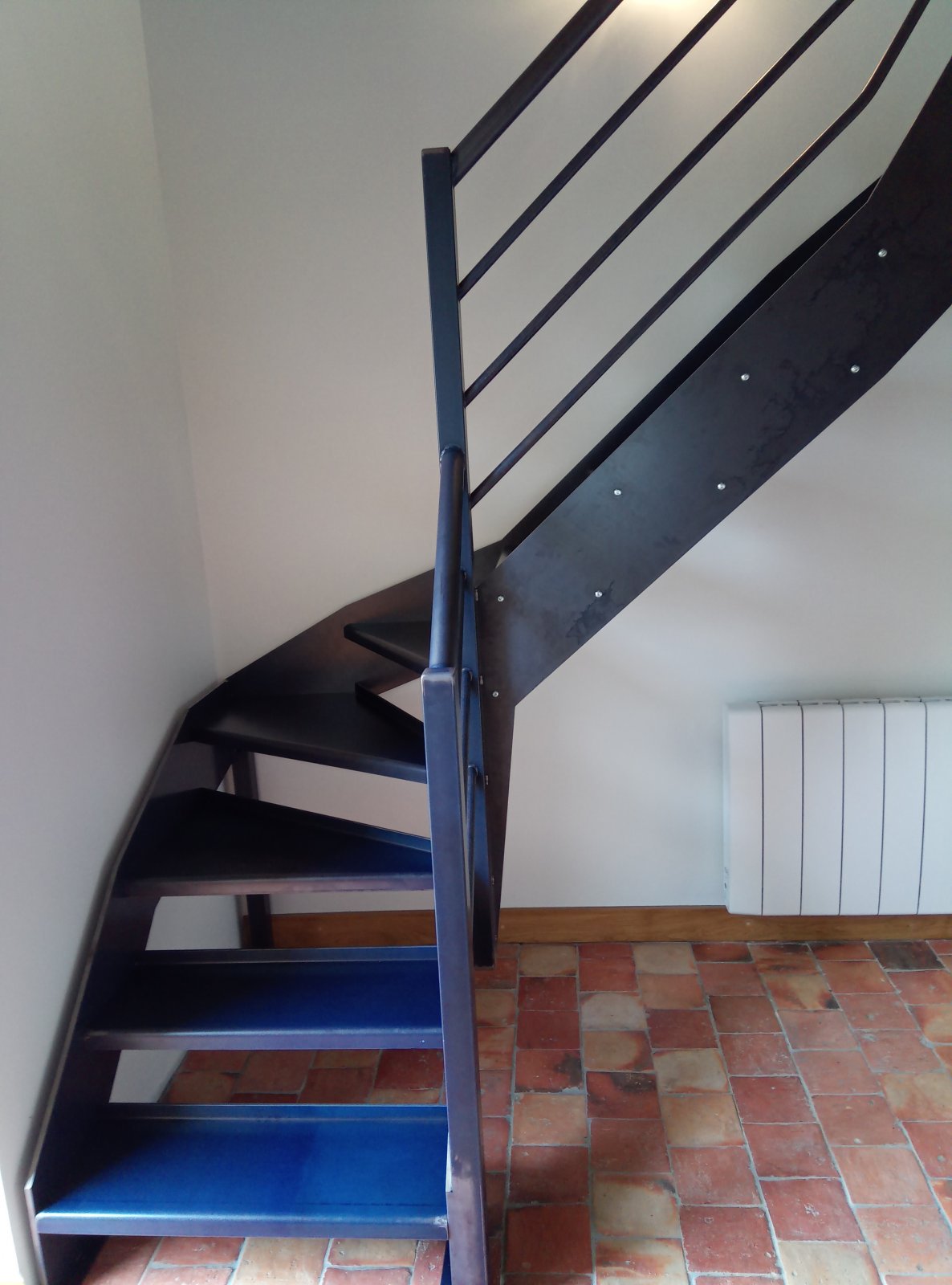 ESCALIER 2/4 TOURNANT/images/amgInt/39/galerie/image_0.jpg