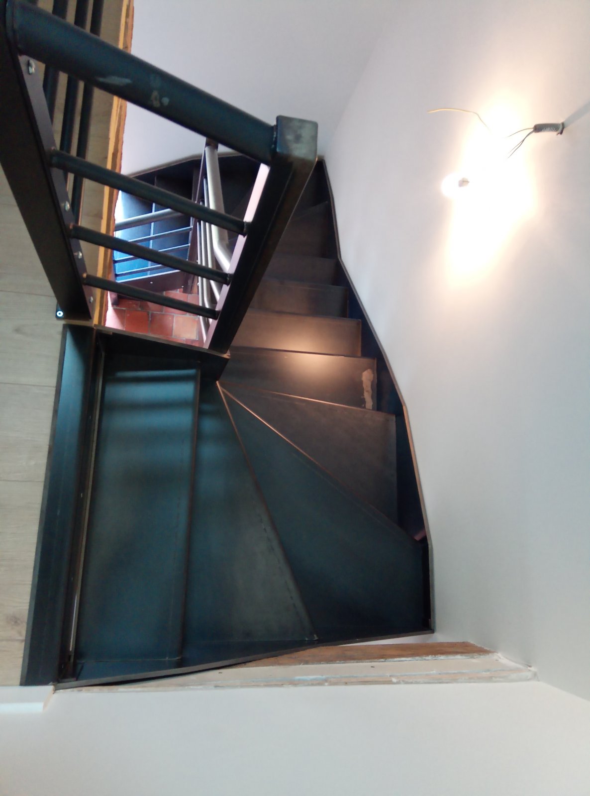 ESCALIER 2/4 TOURNANT/images/amgInt/39/galerie/image_6.jpg