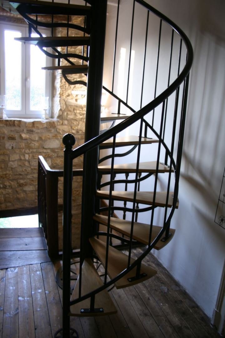 Escalier en colimaçon intérieur /images/amgInt/9/galerie/image_0.jpg